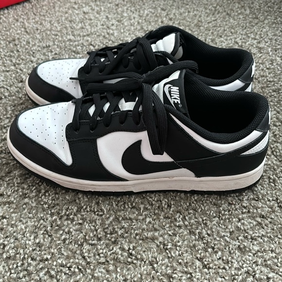 Size 11 Women’s Nike Dunk Low Black and White Panda Size 11 - Picture 1 of 4